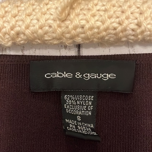 CABLE & Gauge 3/4 Sleeve V Neck Tee - Picture 7 of 7